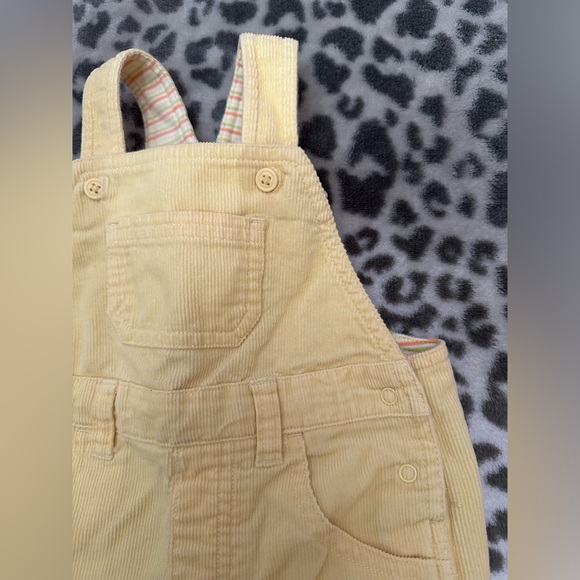 Gymboree Corduroy Overalls in Yellow Size 6-12 months - Picture 7 of 15